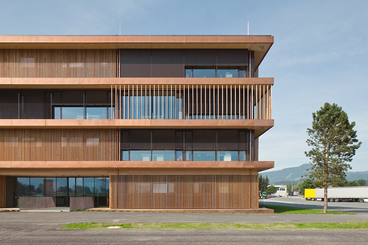 Stammhaus Egger, Fritz Egger GmbH & Co OG, St. Johann in Tirol, Bruno Moser, Architekturwerkstatt, Christian Flatscher, Architekturfotografie, Fotografie, Architekturphotographie, Photographie, Architektur, Tirol