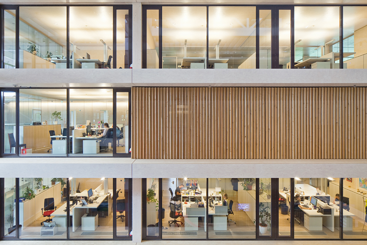 Stammhaus Egger, Fritz Egger GmbH & Co OG, St. Johann in Tirol, Bruno Moser, Architekturwerkstatt, Christian Flatscher, Architekturfotografie, Fotografie, Architekturphotographie, Photographie, Architektur, Tirol