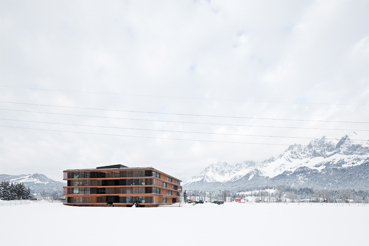 Stammhaus Egger, Fritz Egger GmbH & Co OG, St. Johann in Tirol, Bruno Moser, Architekturwerkstatt, Christian Flatscher, Architekturfotografie, Fotografie, Architekturphotographie, Photographie, Architektur, Tirol