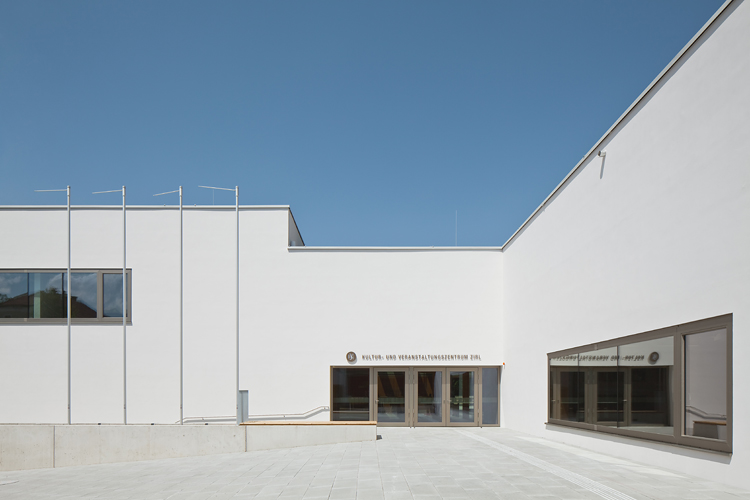 Veranstaltungszentrum Zirl, VAZ, Zirl, B4, Wolf Architektur, Wolfgang Grossruck, Christian Flatscher, Architekturfotografie, Fotografie, Architekturphotographie, Photographie, Architektur, Tirol