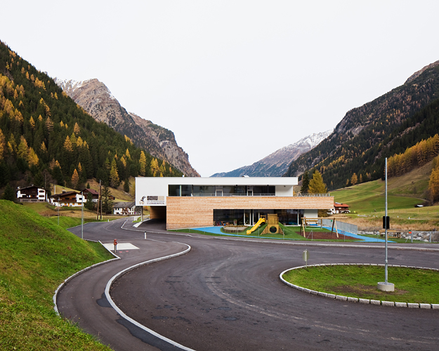 Schul- und Kindergartenzentrum St. Leonhard im Pitztal, Volksschule St. Leonhard im Pitztal, St. Leonhard im Pitztal, Pitztal, Stoll.Wagner+Partner Architektur, Reinhard Wagner, Philipp Stoll, Christian Flatscher, Architekturfotografie, Fotografie, Architekturphotographie, Photographie, Architektur, Tirol